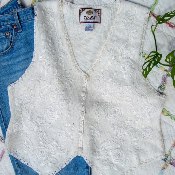 90s Vintage Embroidered & Beaded Sweater Vest - Picture 3 of 7